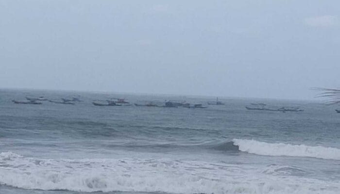 Kapal Nelayan Disambar Petir, 1 Orang Tenggelam