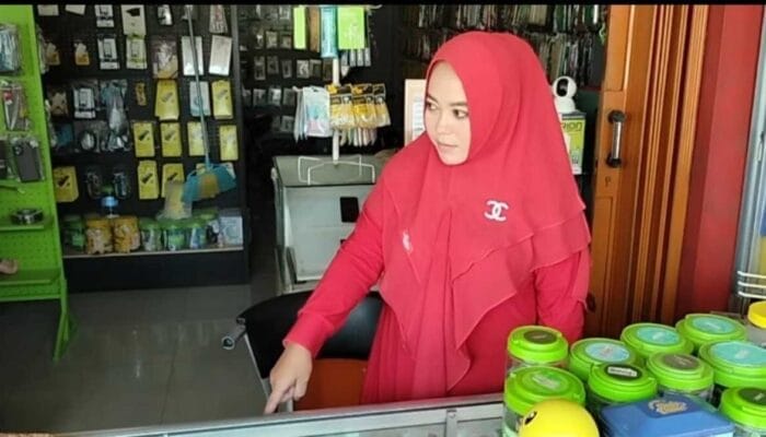 Konter Mandiri Cell di Cianjur Dimaling, 3 HP Raib
