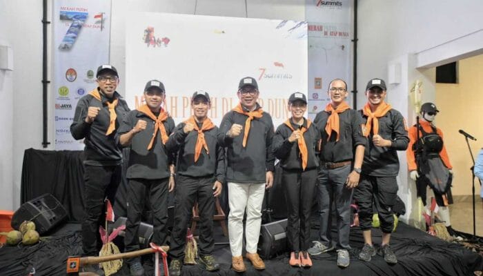 Ridwan Kamil Sambut Buku Merah Putih di Atap Dunia