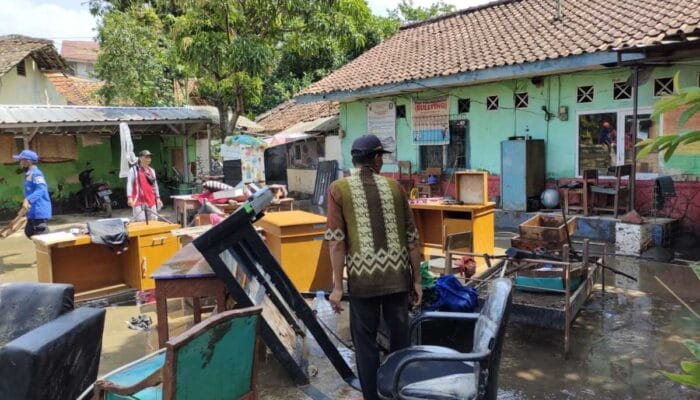 SDN Cibogo 4 Dihantam Banjir Bandang, KBM Terkendala