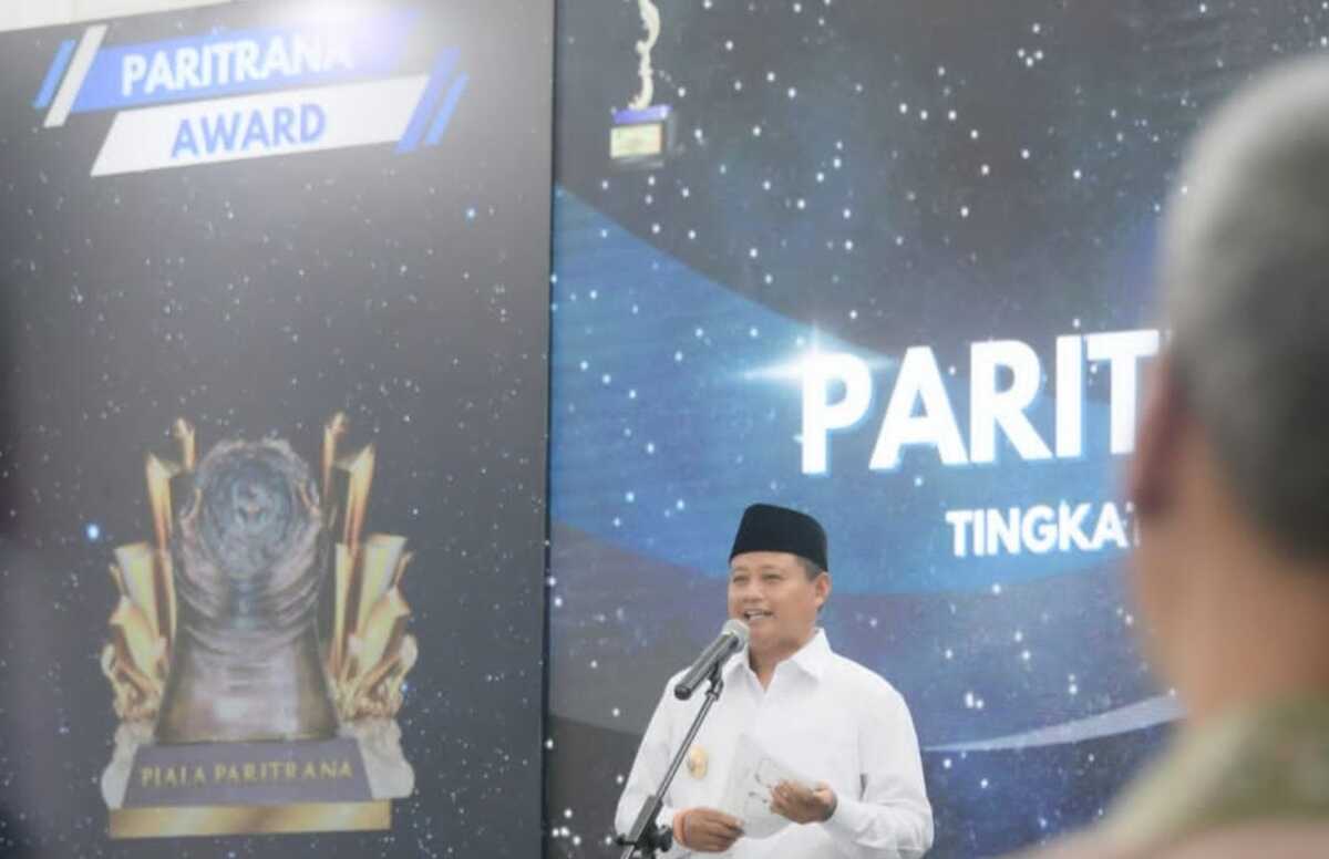 Uu Serahkan Penghargaan Paritrana Award Jabar 2022