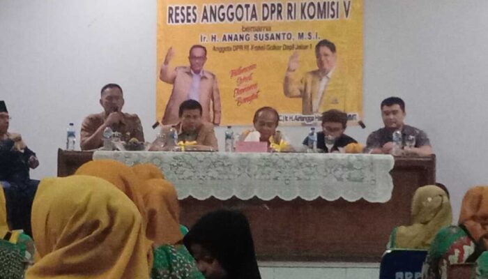 Anggota Komisi V DPR RI Reses di Desa Tanjunglaya