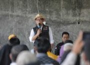 Emil Persembahkan Satyalancana Wira Karya untuk Petani