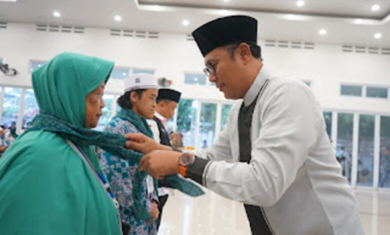 Fahmi Lepas 256 Calon Jemaah Haji Kota Sukabumi