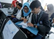 Ratusan Pelajar Daftar Ulang di SMKN 1 Cisarua Bandung Barat
