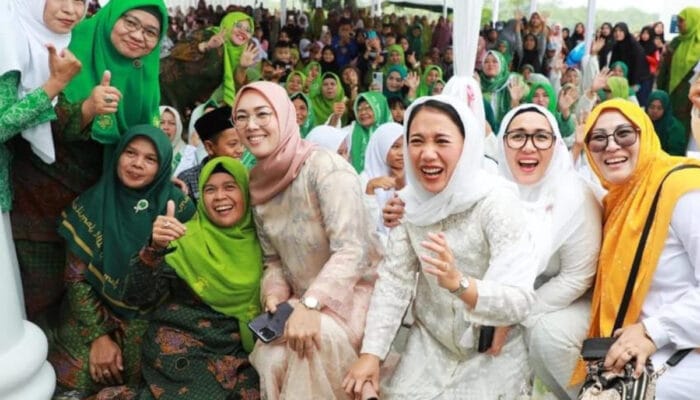 Masjid Endan Andansih Diresmikan, Ambu Anne Bangga