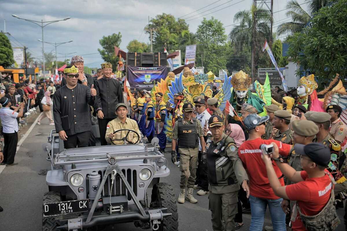 Ridwan Kamil Lepas Kirab Budaya & Karnaval Pembangunan