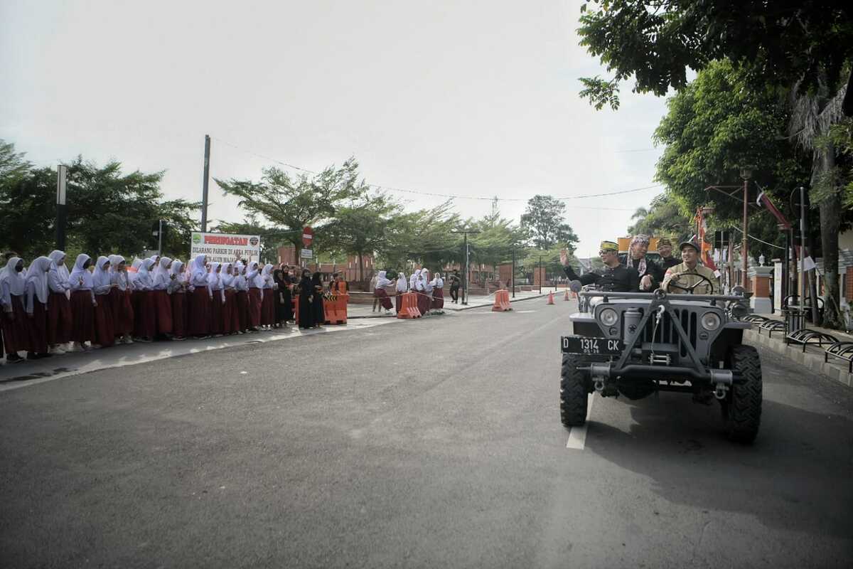 Ridwan Kamil Lepas Kirab Budaya & Karnaval Pembangunan