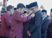 Ridwan Kamil Mendapatkan Satyalencana Wira Karya
