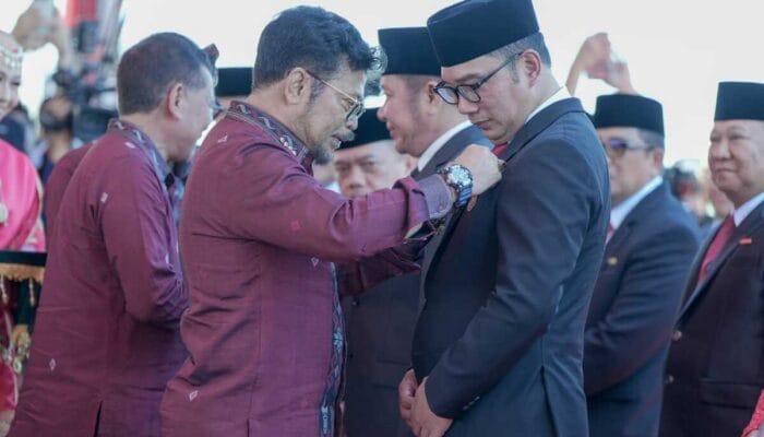 Ridwan Kamil Mendapatkan Satyalencana Wira Karya