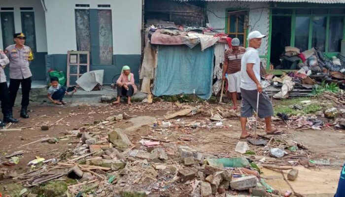 Rumah Reyot Nenek Esih Dibangun Polres Cianjur