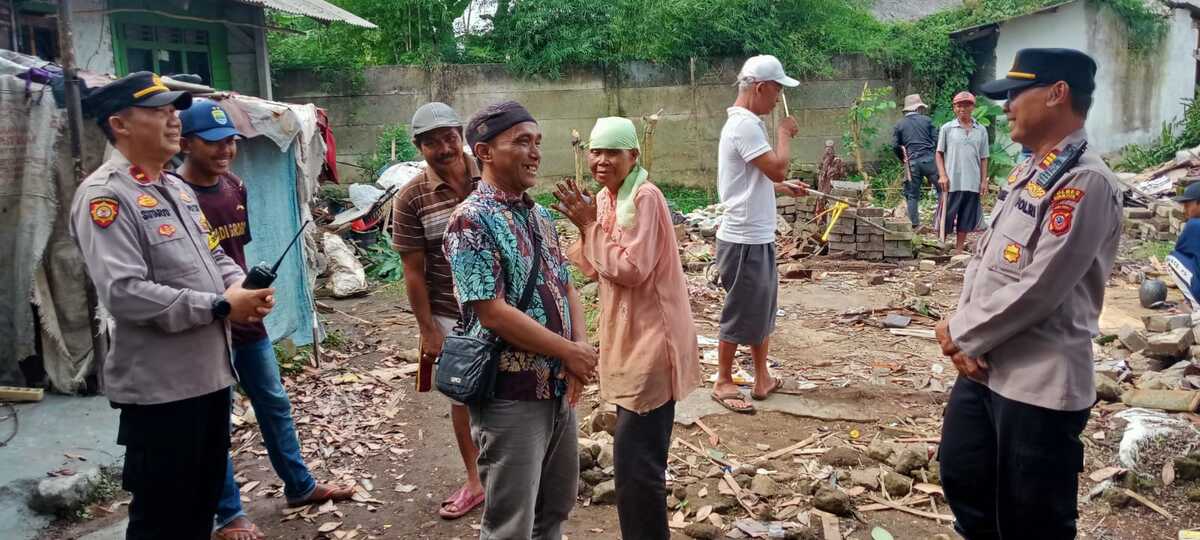 Rumah Reyot Nenek Esih Dibangun Polres Cianjur