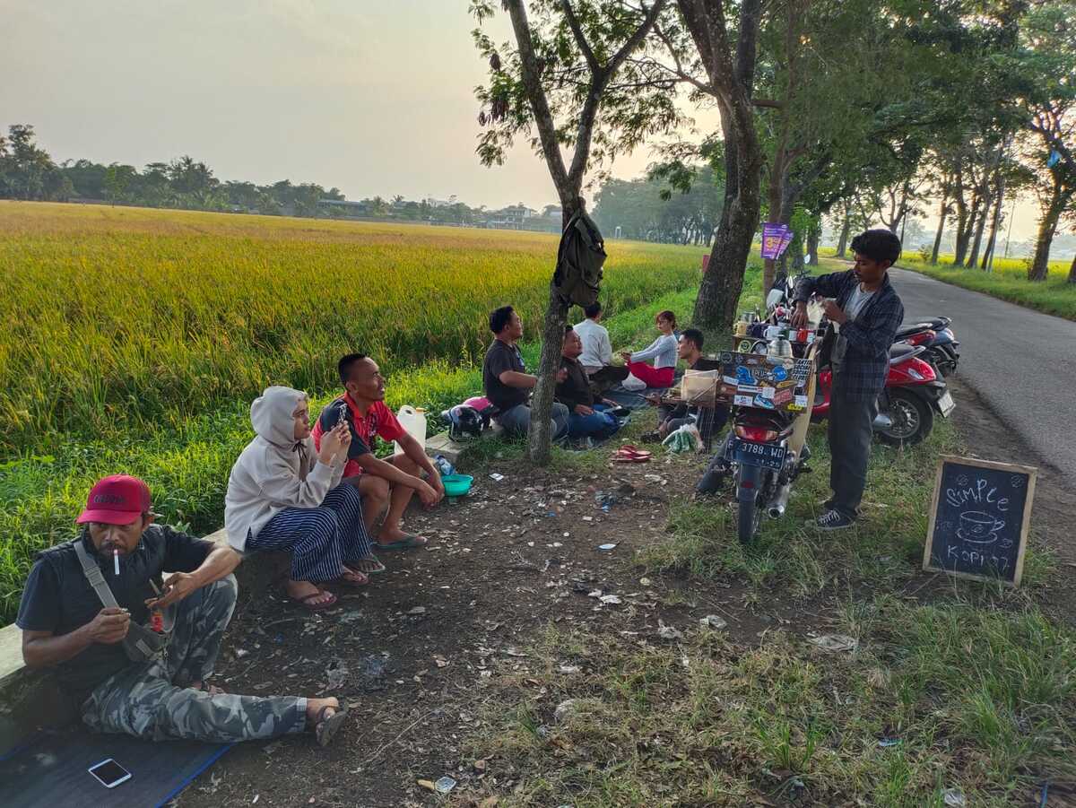 Simple Kopi 07 Selalu Dikerumuni Pelanggan