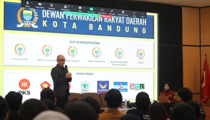 Wakil Ketua DPRD Kota Bandung Paparkan Fungsi Legislatif