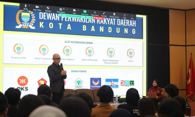 Wakil Ketua DPRD Kota Bandung Paparkan Fungsi Legislatif