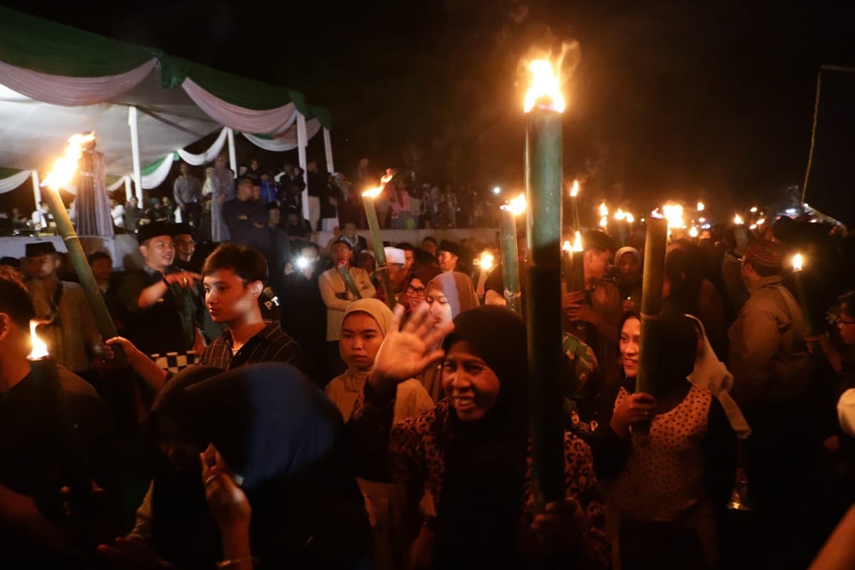 Pawai Obor 1445 H di Kab Bandung Diikuti 5.000 Warga