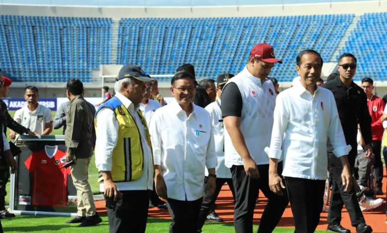 Stadion Si Jalak Harupat Ditinjau Jokowi