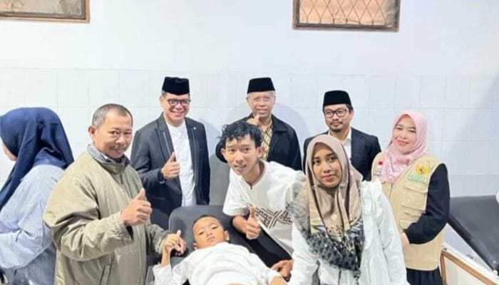 100 Anak di Kabupaten Purwakarta Sunatan Massal