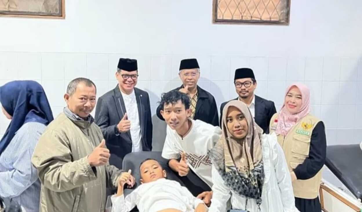 100 Anak di Kabupaten Purwakarta Sunatan Massal