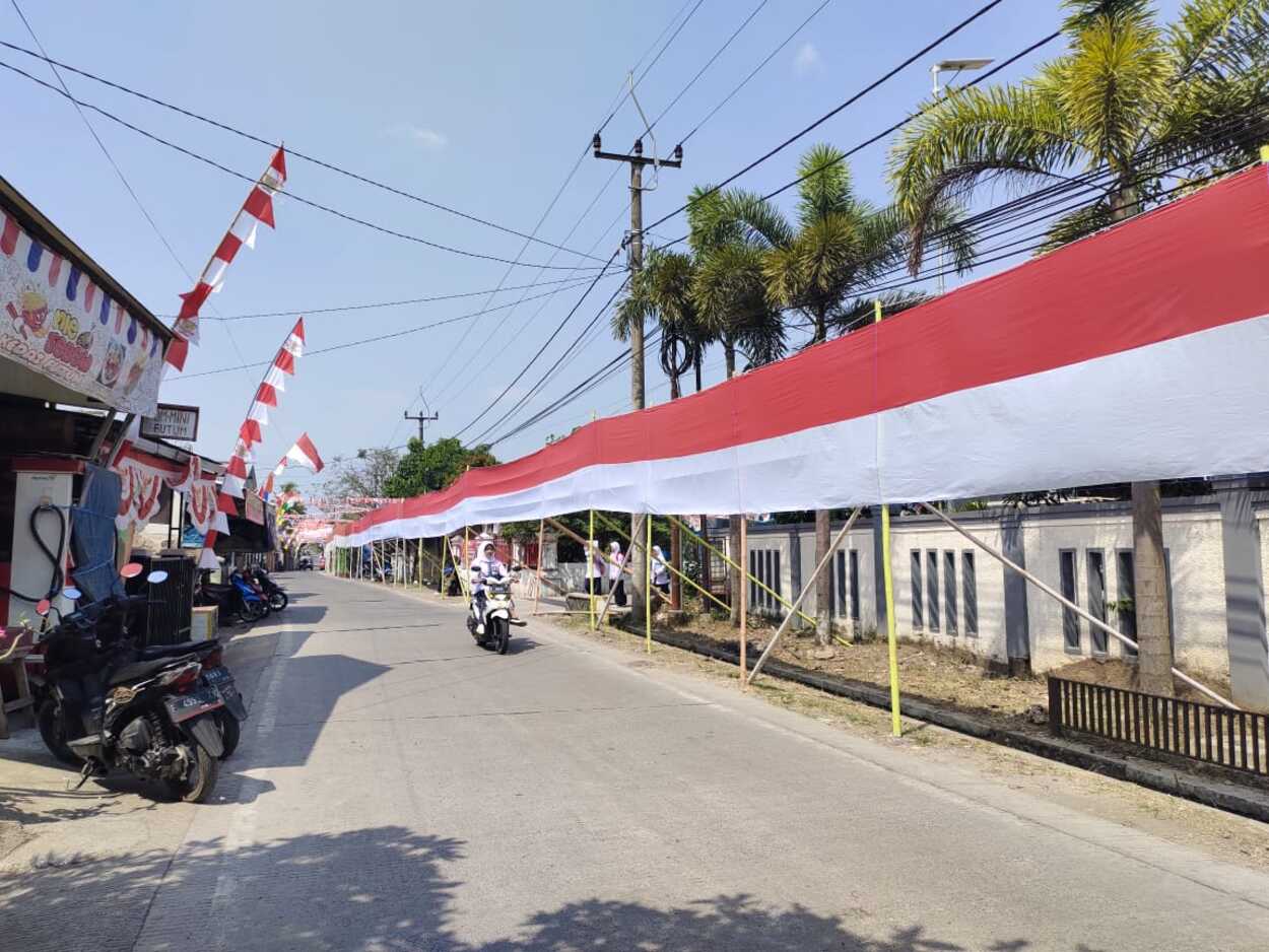 Bendera Merah Putih Meter Membentang Di Cianjur