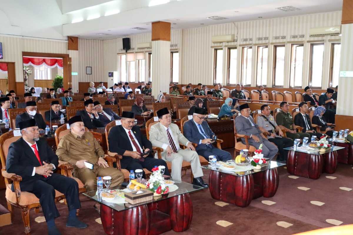 DPRD Kota Cimahi Paripurna Mendengarkan Pidato Presiden
