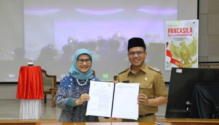 Dadang Supriatna Menelurkan Sebuah Buku Pancasila
