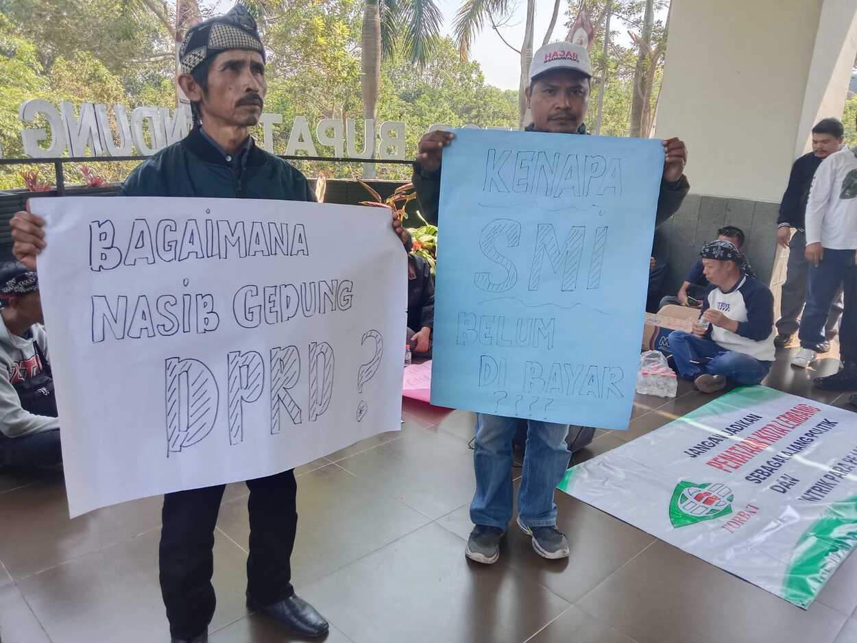Forum Masyarakat Bandung Utara Berunjuk Rasa