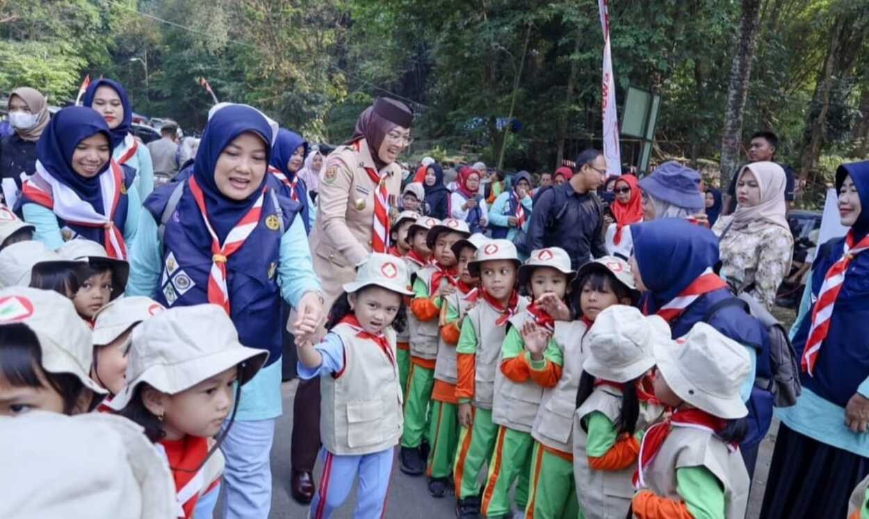 Kak Anne Ratna Mustika Tinjau Festival Pra Siaga