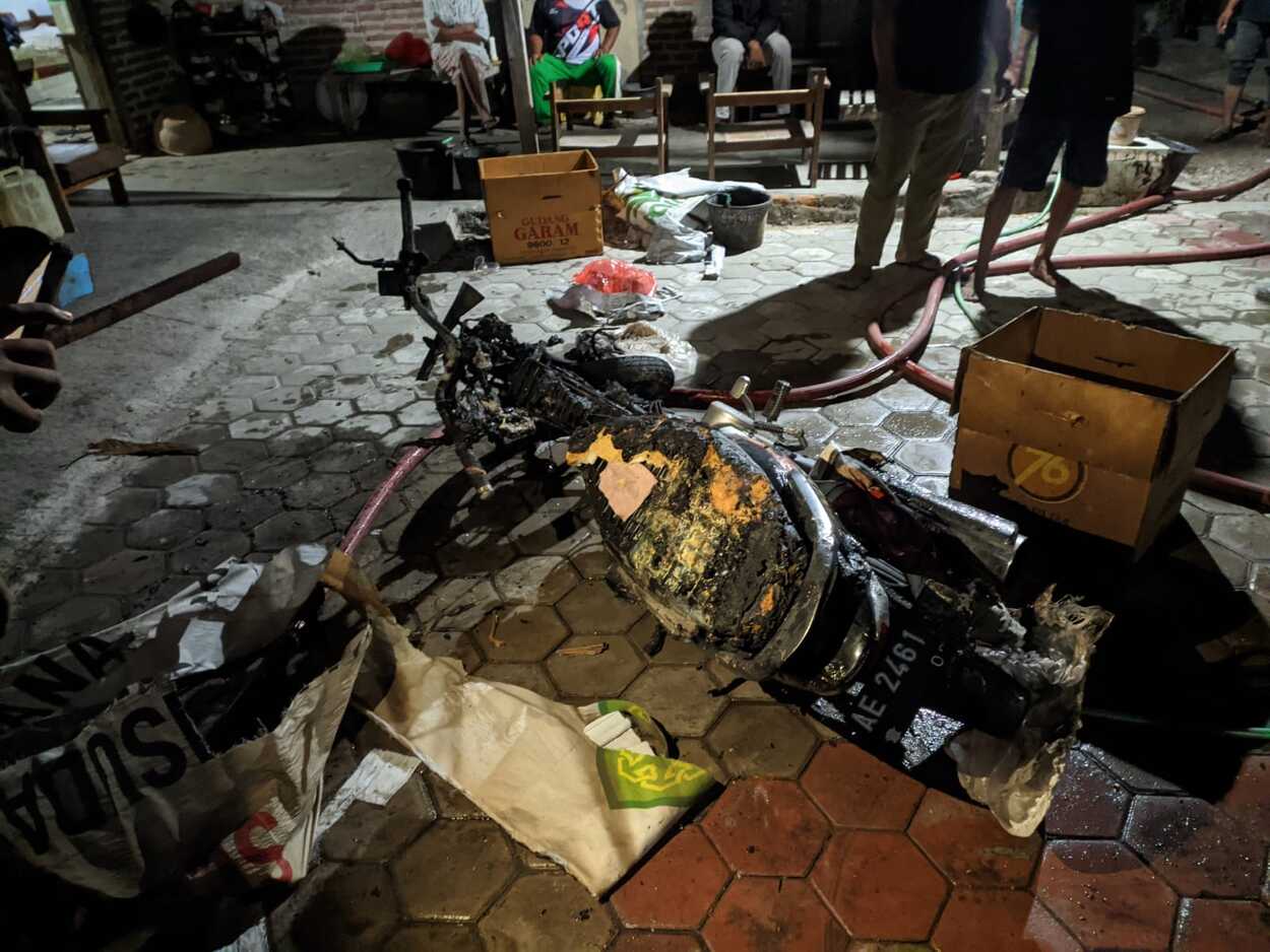 Kandang Ternak Kambing di Ponorogo Ludes Terbakar