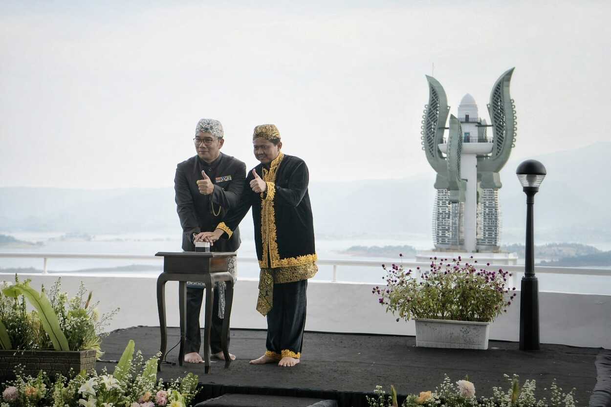 Menara Kujang Sapasang di Sumedang Diresmikan