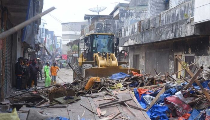 Pemkot Sukabumi Tertibkan PKL di Jalan Ciwangi