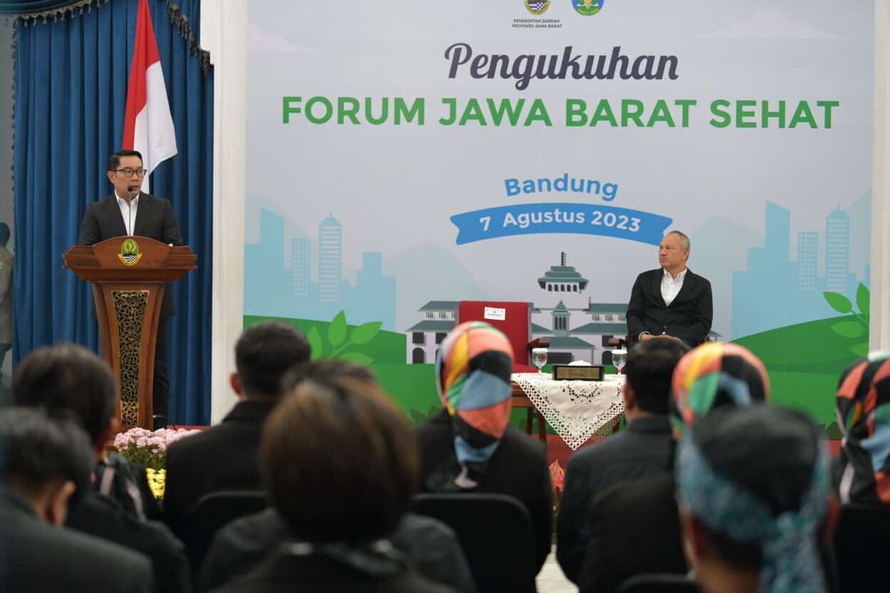 Ridwan Kamil Melantik Forum Jabar Sehat