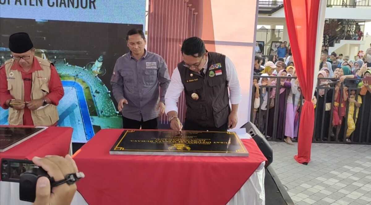 Ridwan Kamil Meresmikan Alun-alun Ciranjang Cianjur