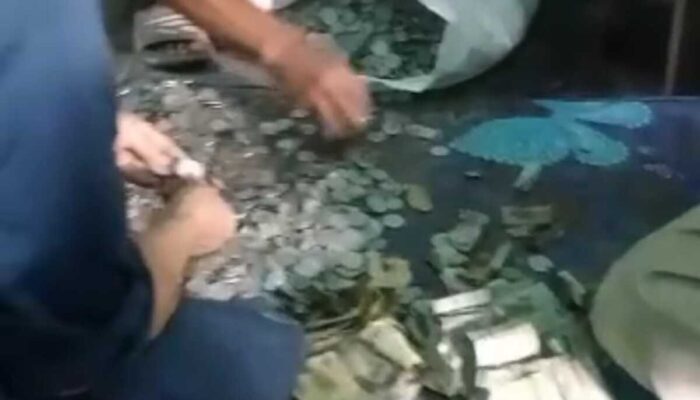 Uang Koin Belasan Juta Rupiah Hebohkan Warga Cianjur