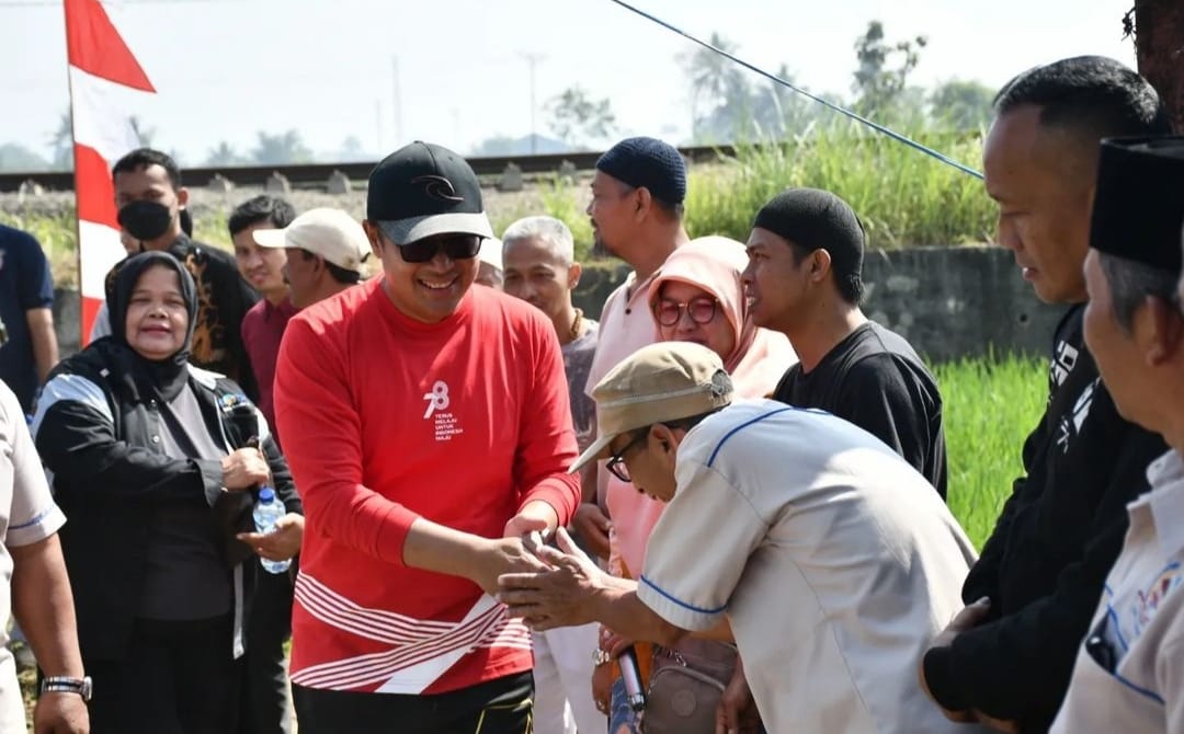 Achmad Fahmi Tinjau Pembangunan Saluran Air di Cibereum