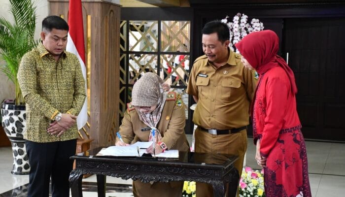 Barnas Adjidin Gantikan Ida Wahida Hidayati