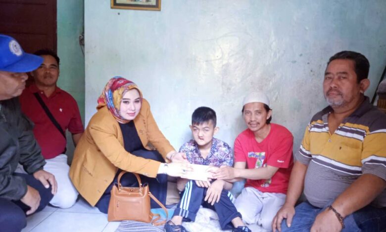 Muhammad Suryono Dapat Bantuan Anggota DPRD Kota Cimahi