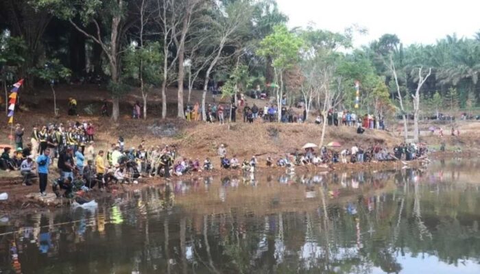 Nyukcruk Wisata Cikidang, Situ Cisuba Diserbu Warga