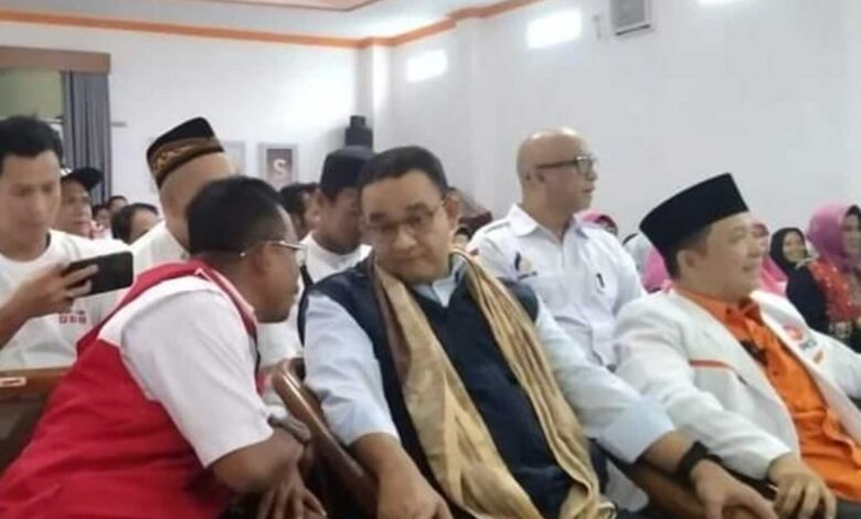 Ribuan Relawan Antar Anies Baswedan Daftar ke KPU