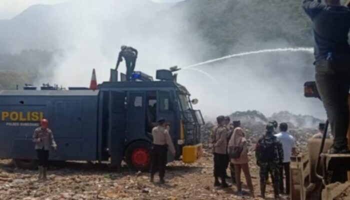 TPAS Cibeureum Sumedang Jawa Barat Terbakar