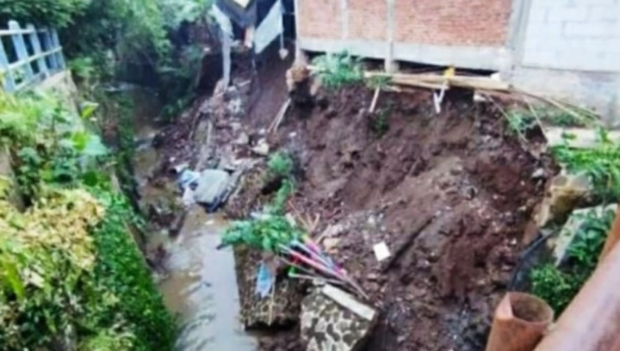 4 Pemancing di Kota Bandung Tertimpa Tembok Jebol, 1 Tewas