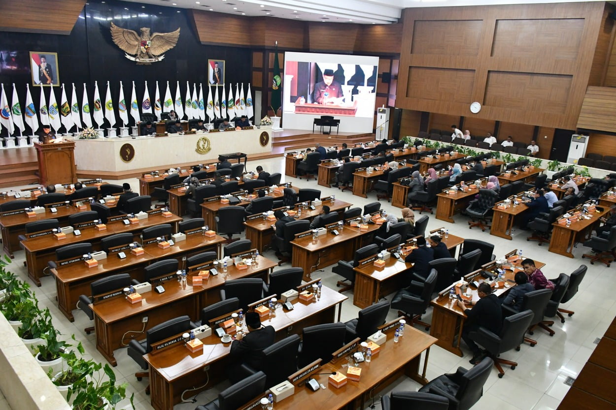 DPRD Jawa Barat Ketok 9 Raperda Masuk Propemperda 2024