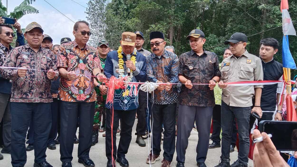 Jalan Tangsijaya Gununghalu KBB Rampung Warga Senang 1