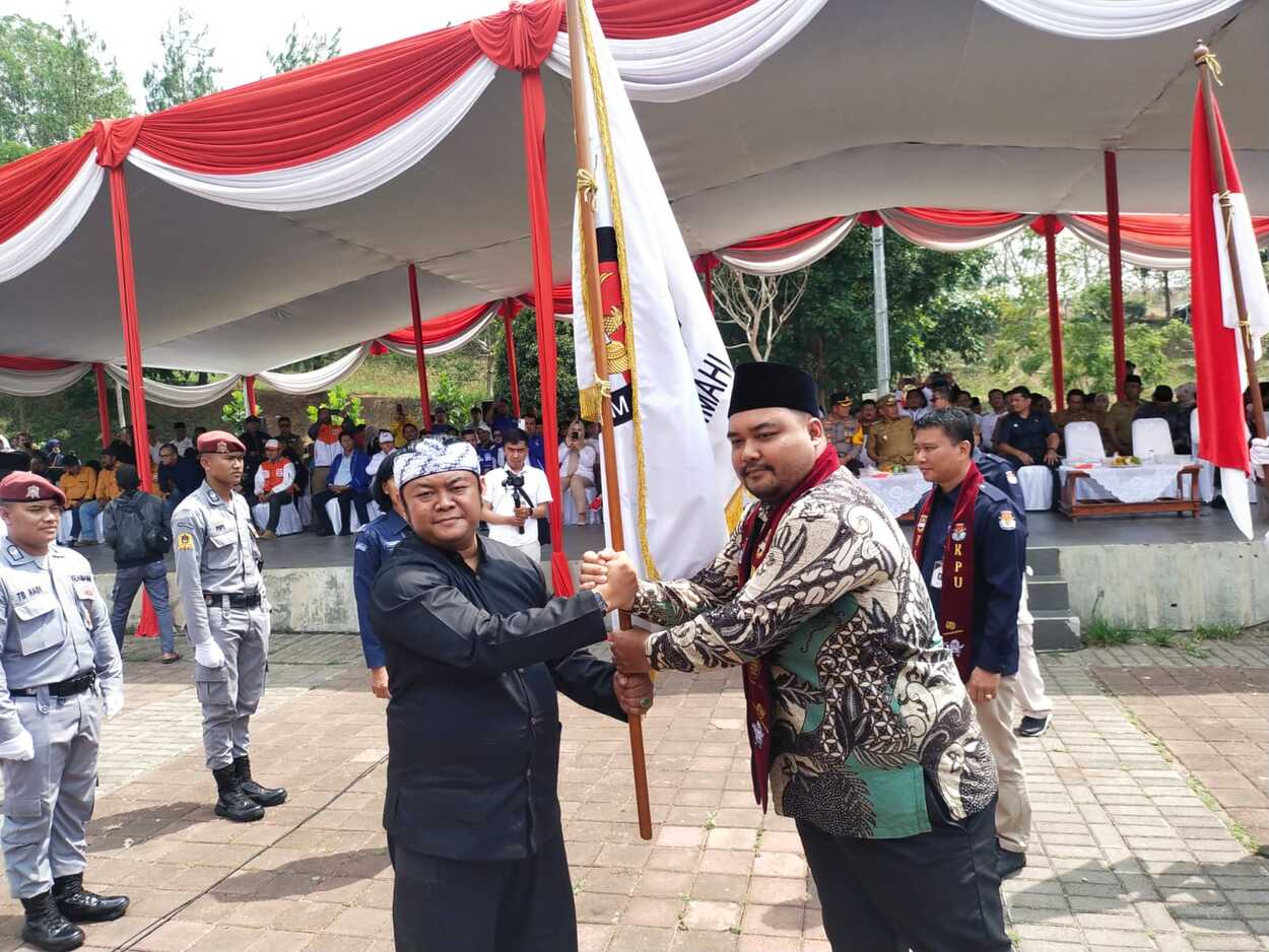 KPU KBB Terima Bendera Pataka Kirab Pemilu Tahun 2024