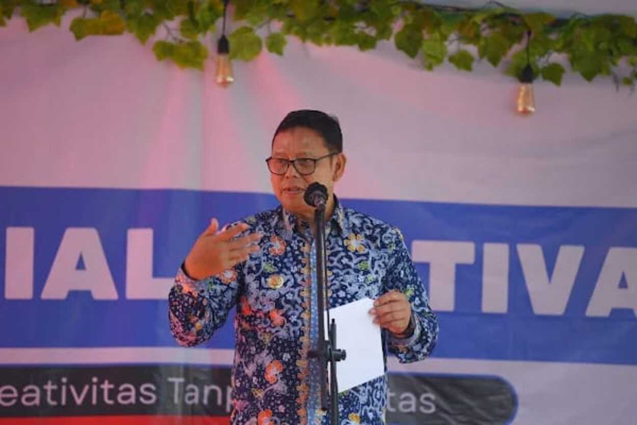 Kusmana Hartadji Acungi Jempol D’Sosial Festival