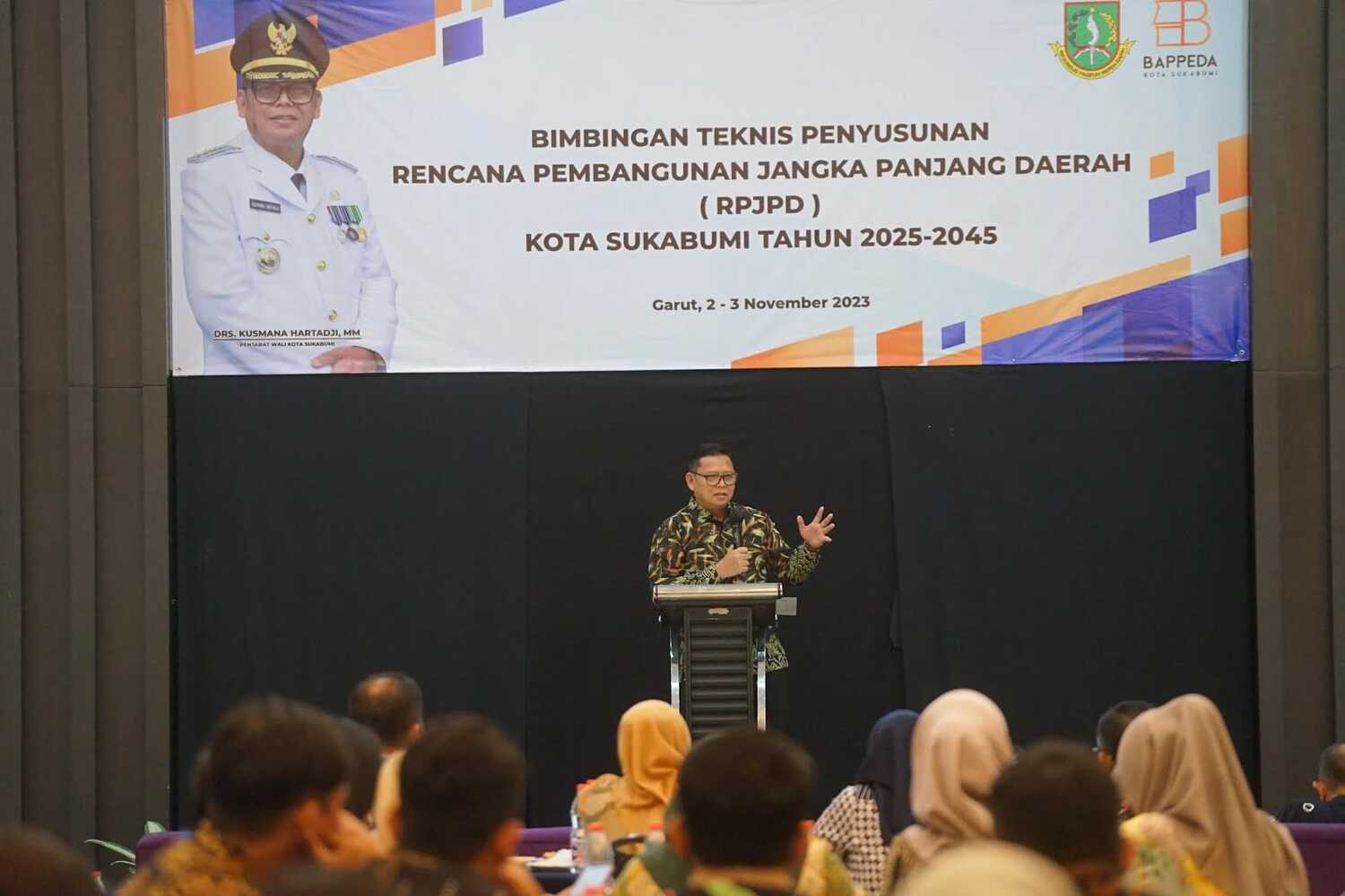 Kusmana Hartadji Buka Bimtek Penyusunan RPJPD 2025-2045