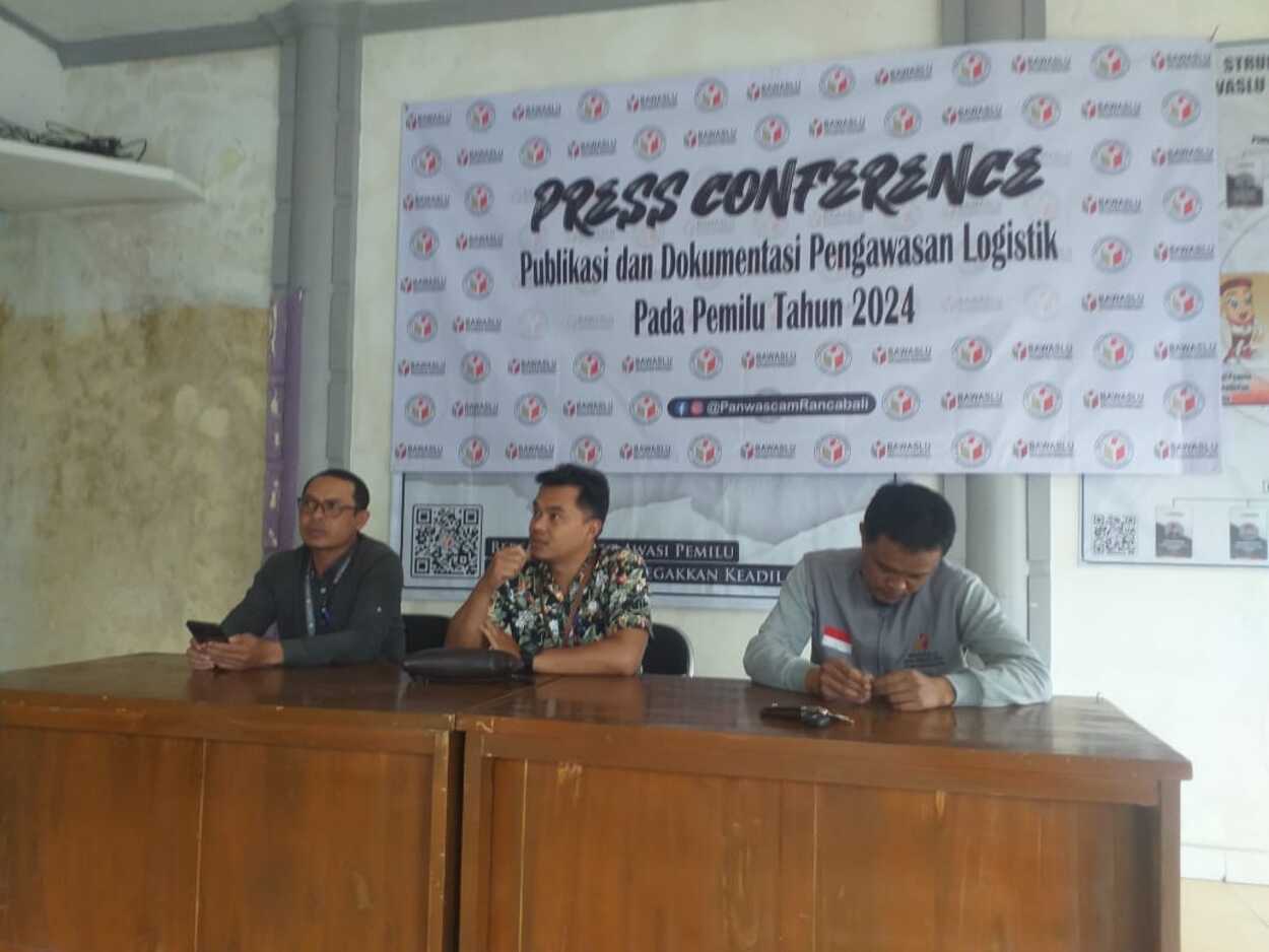 Panwascam Rancabali Kab Bandung Pastikan Logistik Pemilu 2024 Terdistribusi Lancar