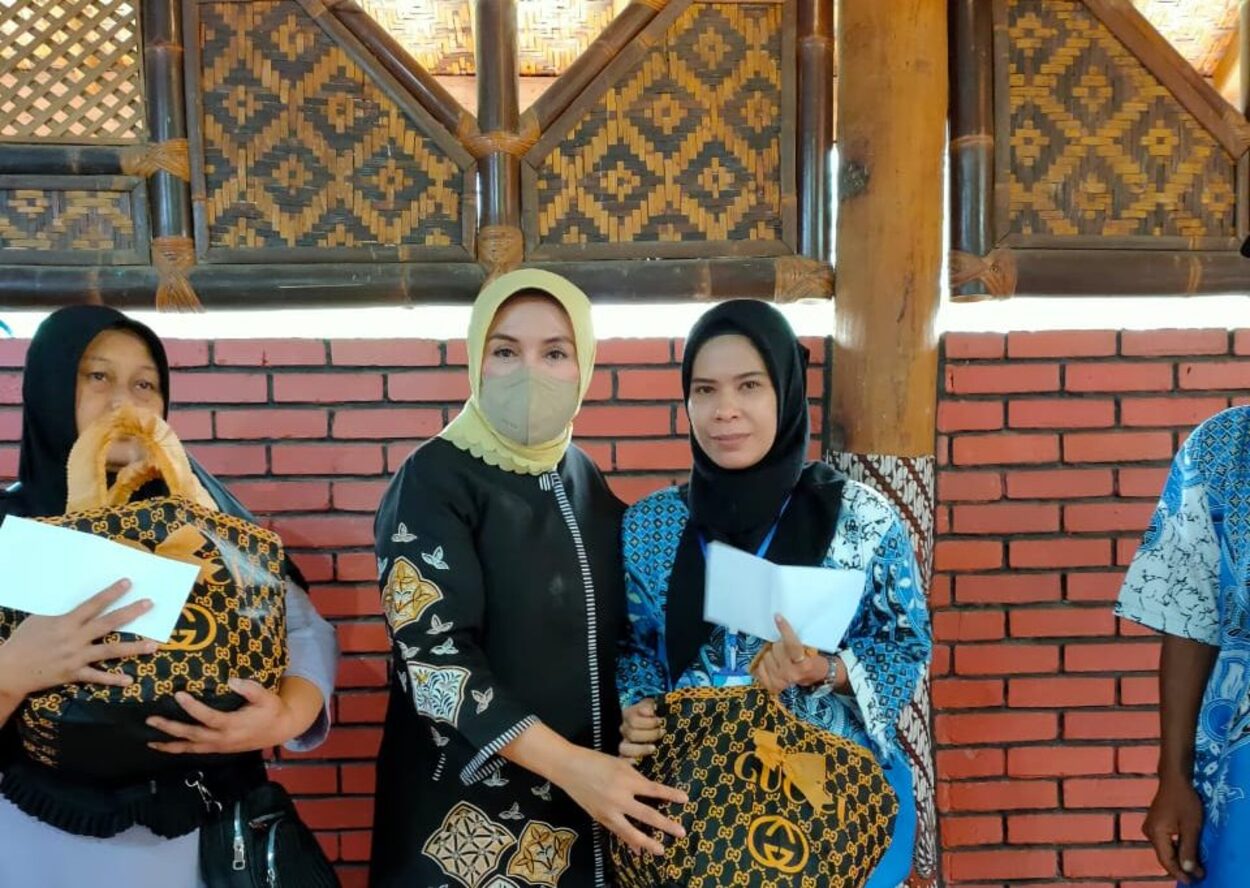 Rini Marthini Bakal Perjuangkan Ijazah yang Ditahan Sekolah