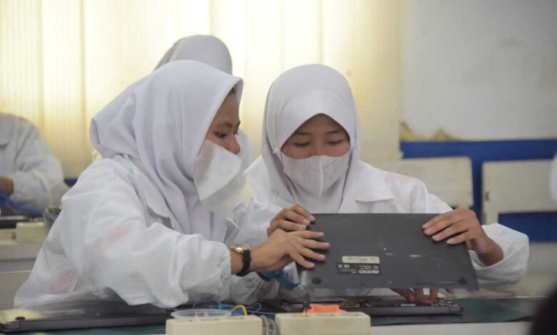 SMKN 1 Purwakarta Bakal Dapat Bantuan Mobil Listrik