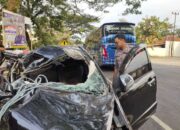 Mini Bus VS Truk Tabrakan di Cianjur, 1 Tewas 3 Luka